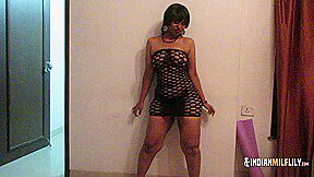 Big Ass Indian MILF Dancing Shaking Herself on Bollywood Song