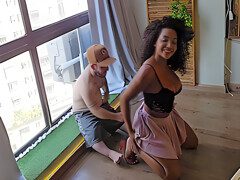 Esse Anao Fudeu Minha Buceta Molhadinha De Em Uma Janela Bem Grande E Transparente Cheia De Vizinhos Em Frente! Nao Existe Nada Mais Excitante Que Isso – Amanda Luz